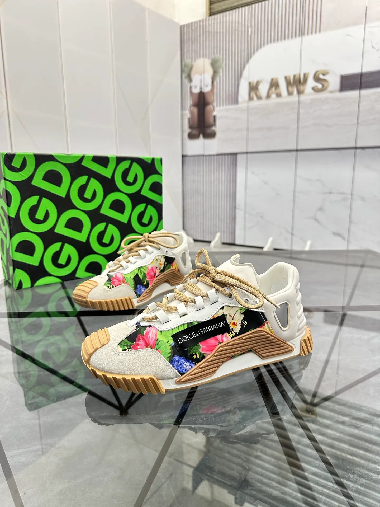 Men's shoes: 💰P440¥ Product trademark: DG "Dolce & Gabbana*" low-top sports shoes Regular size: 35-44 (can be customized to 45.46.) Couple style Product materials: Upper imported cowhide stitching original material, breathable lining, original outsole. Number: 803